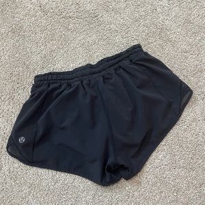 Lululemon Hotty Hot Low Rise 2.5” Short